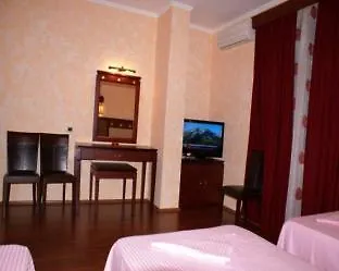 Univers Hotel 3*